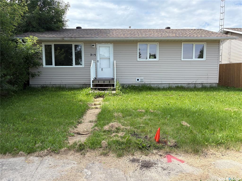 MLS® listing #SK042829 for sale located at 215 Granatier Avenue