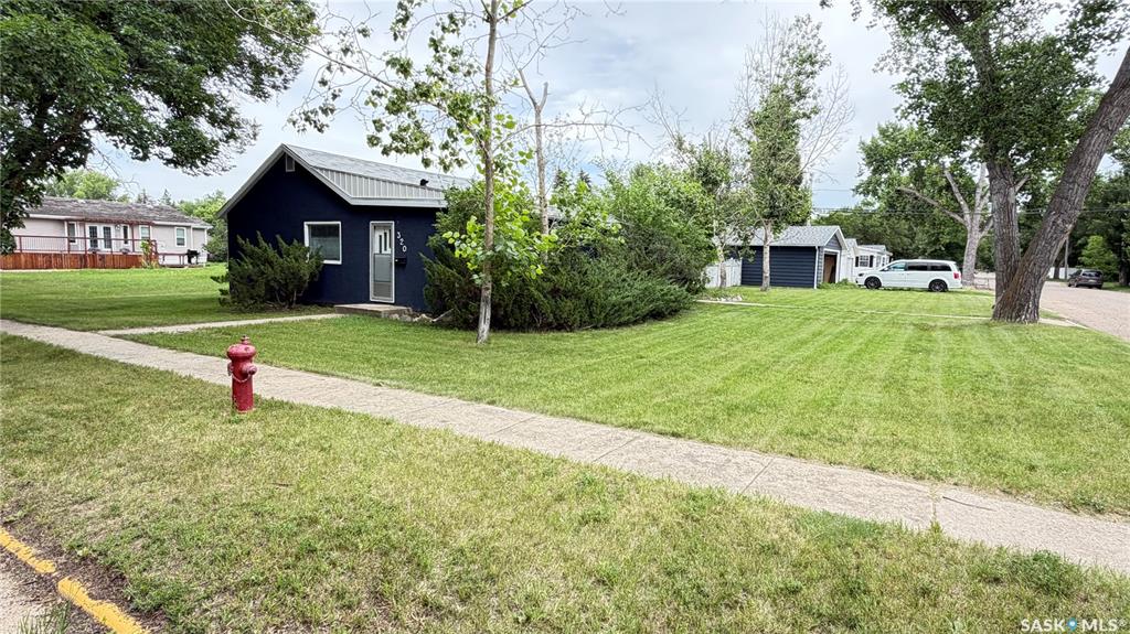 Second View of 320 Aspen Street, Maple Creek, Saskatchewan, S0N 1N0