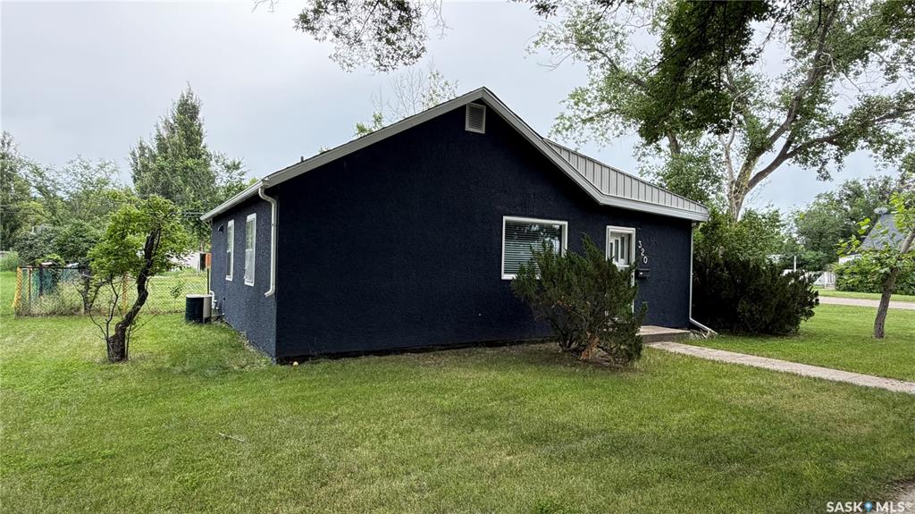 Third View of 320 Aspen Street, Maple Creek, Saskatchewan, S0N 1N0