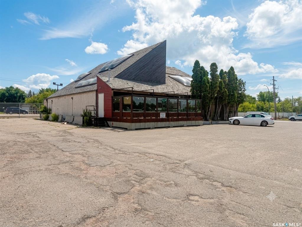 Second View of 379 Albert Street, Highland Park, Regina, Saskatchewan, S4R 2N6