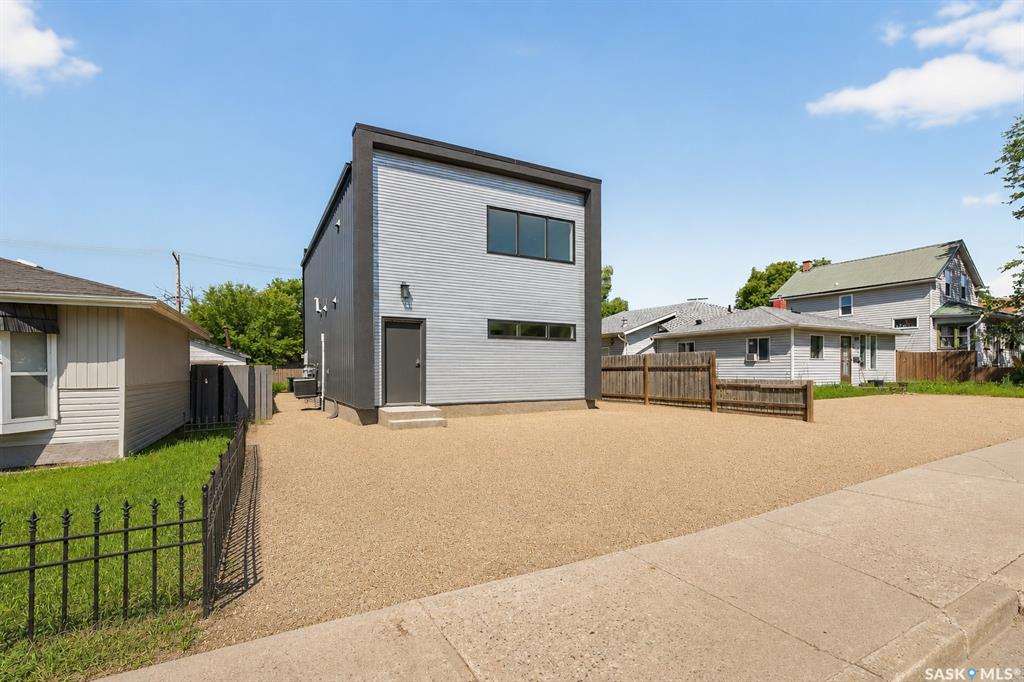 MLS® listing #SK043045 for sale located at 424 9th Avenue W