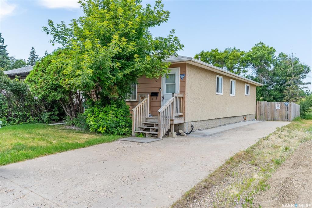 MLS® listing #SK043054 for sale located at 1502 Grosvenor Street