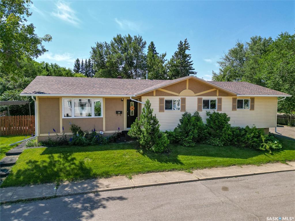 MLS® listing #SK043112 for sale located at 1201 Mckay Drive