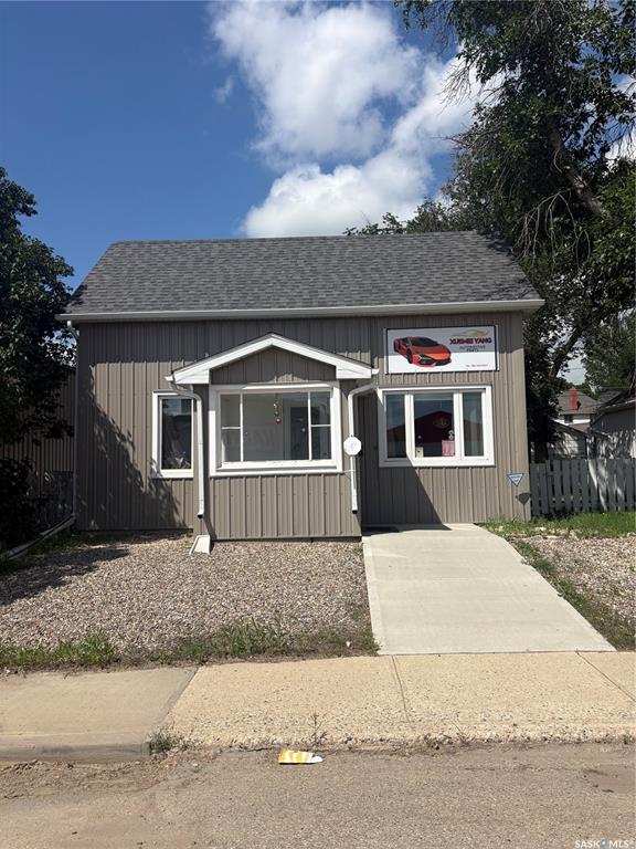 MLS® listing #SK043160 for sale located at 454 Fairford Street W