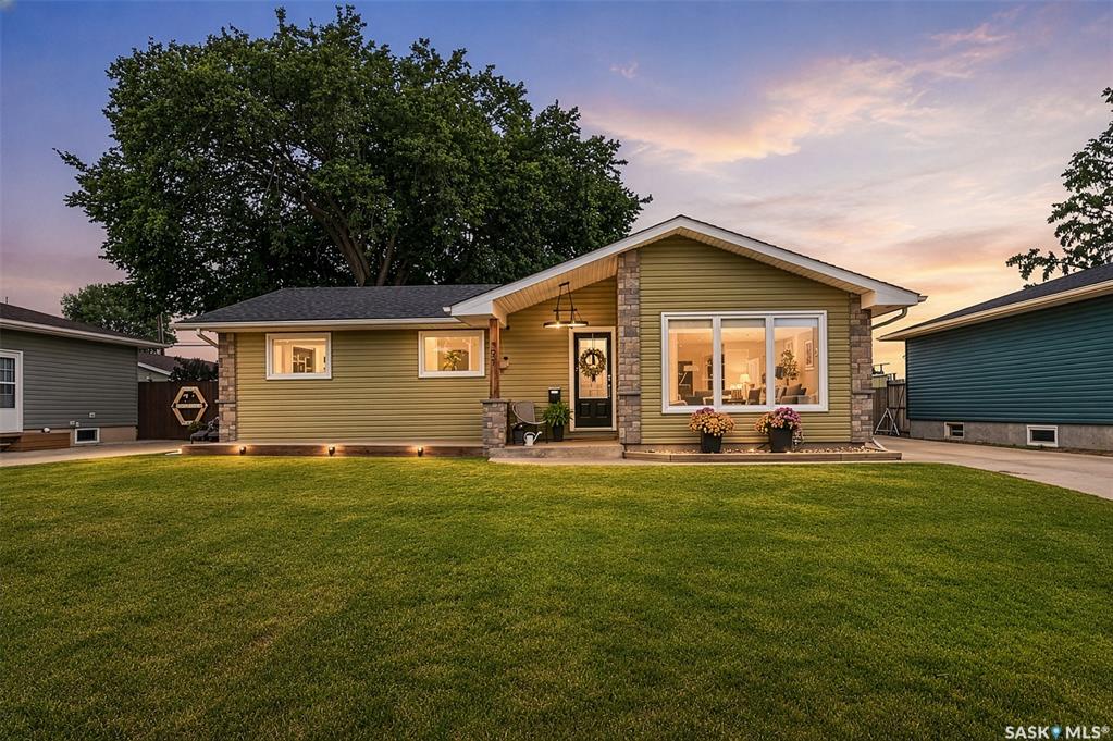 MLS® listing #SK043198 for sale located at 922 James Street