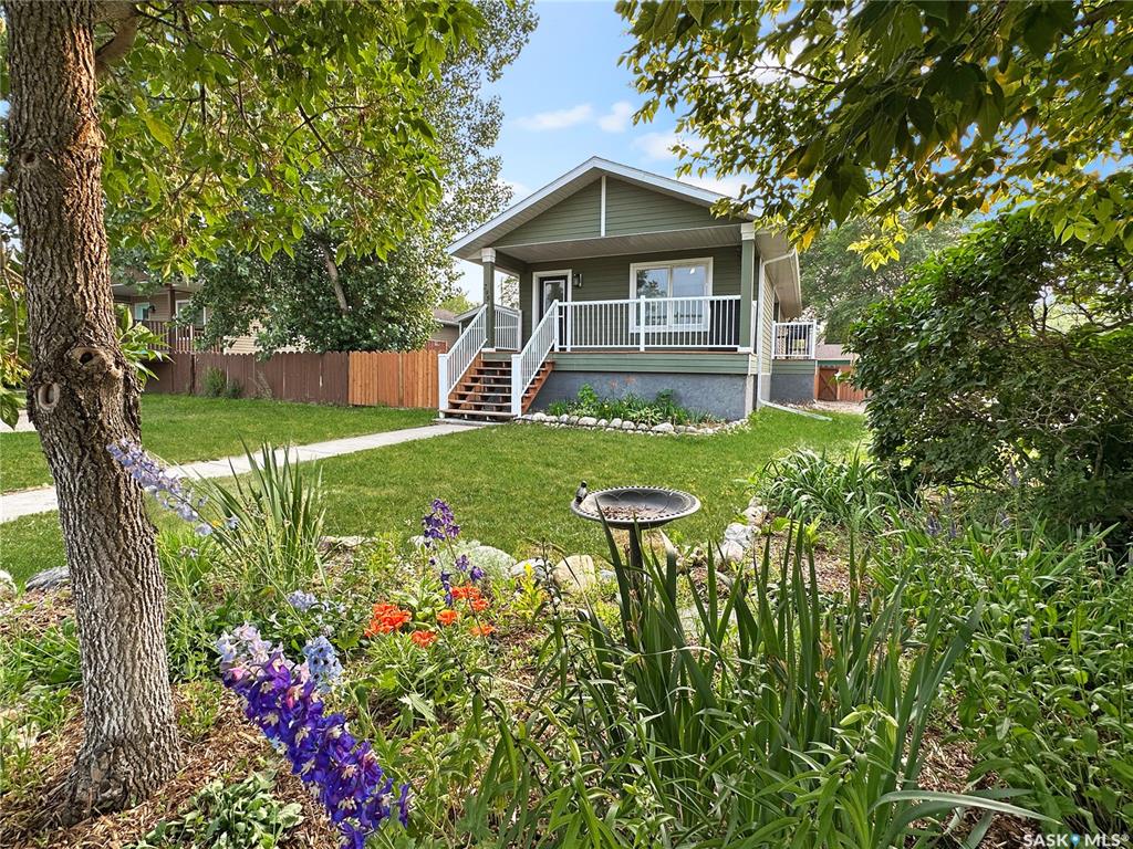 MLS® listing #SK043317 for sale located at 298 Craigleith Avenue N
