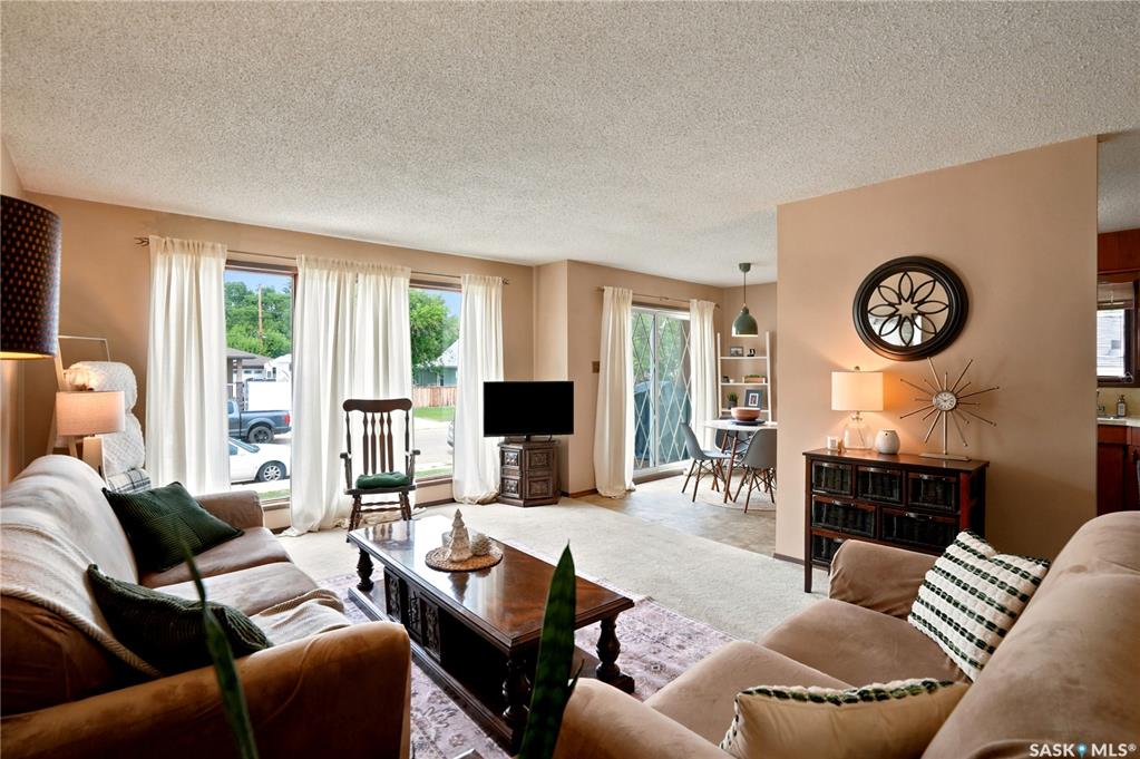 Fifth View of 933 Montgomery Street, Palliser, Moose Jaw, Saskatchewan, S6H 2W7