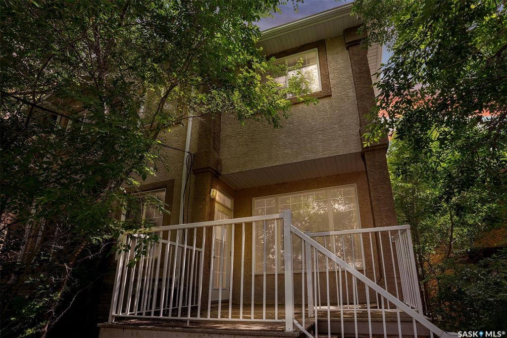 MLS® listing #SK043516 for sale located at 3876 Robinson Street