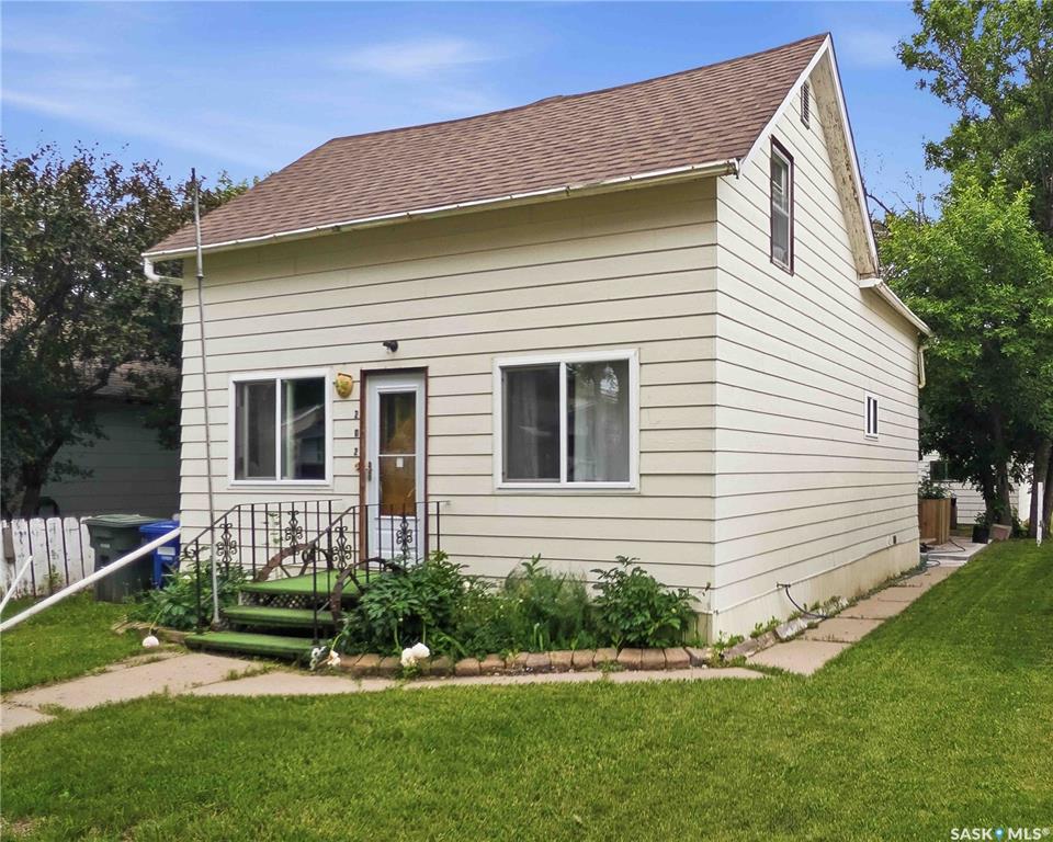 Third View of 202 2nd Avenue E, Rosetown, Saskatchewan, S0L 2V0