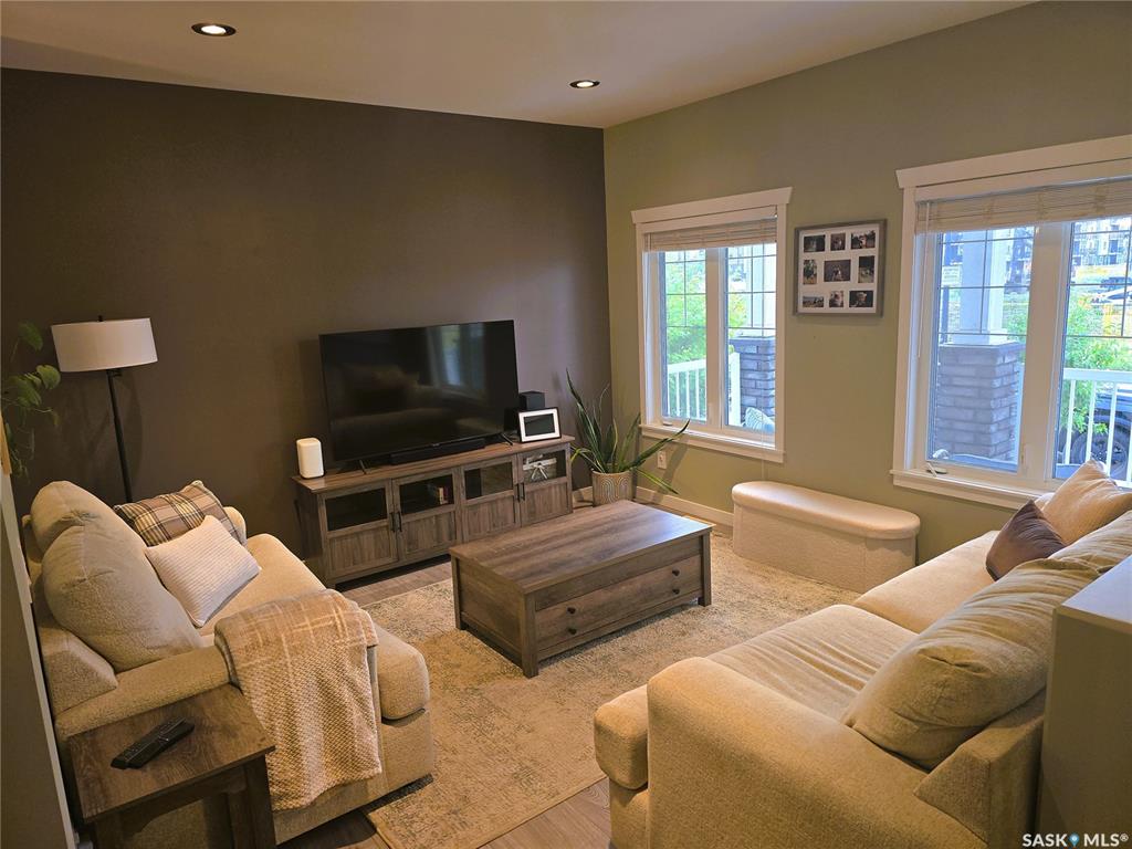 Second View of 652 Ells Crescent, Kensington, Saskatoon, Saskatchewan, S7L 6H9