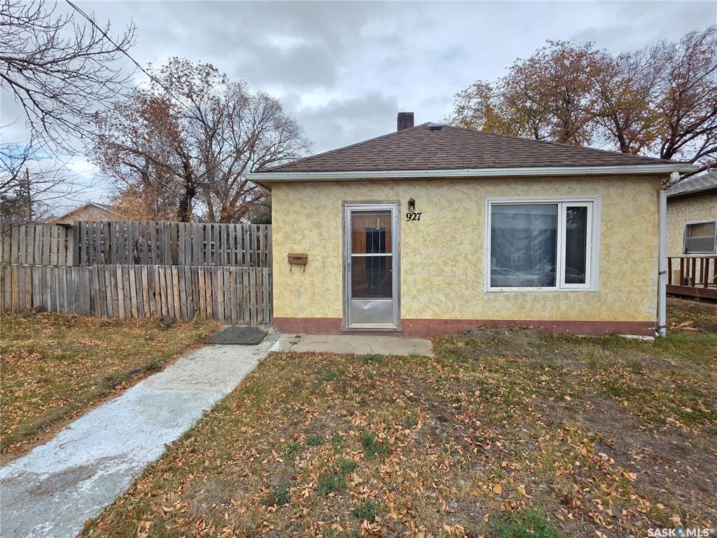 Main View of 927 North Railway Street E, North East, Swift Current, Saskatchewan, S9H 1E4