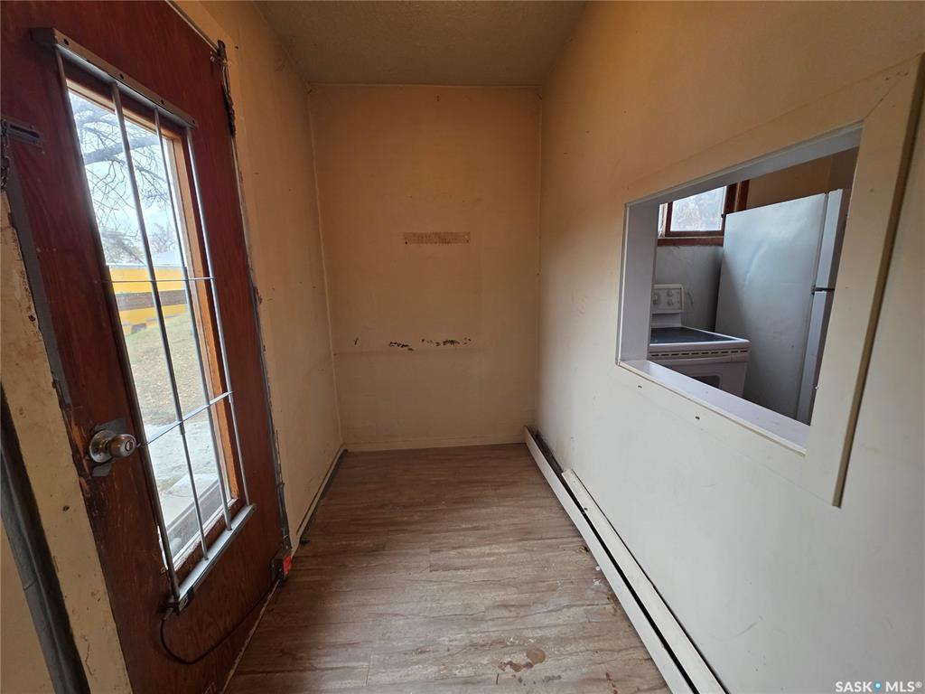 Second View of 927 North Railway Street E, North East, Swift Current, Saskatchewan, S9H 1E4