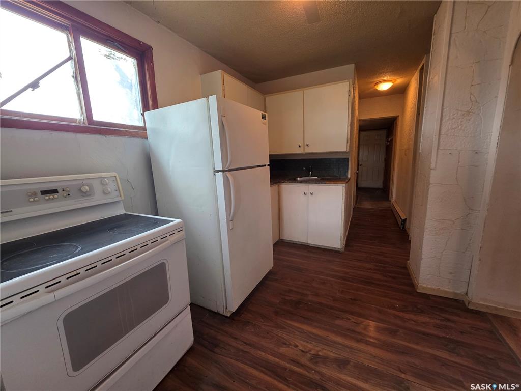 Third View of 927 North Railway Street E, North East, Swift Current, Saskatchewan, S9H 1E4