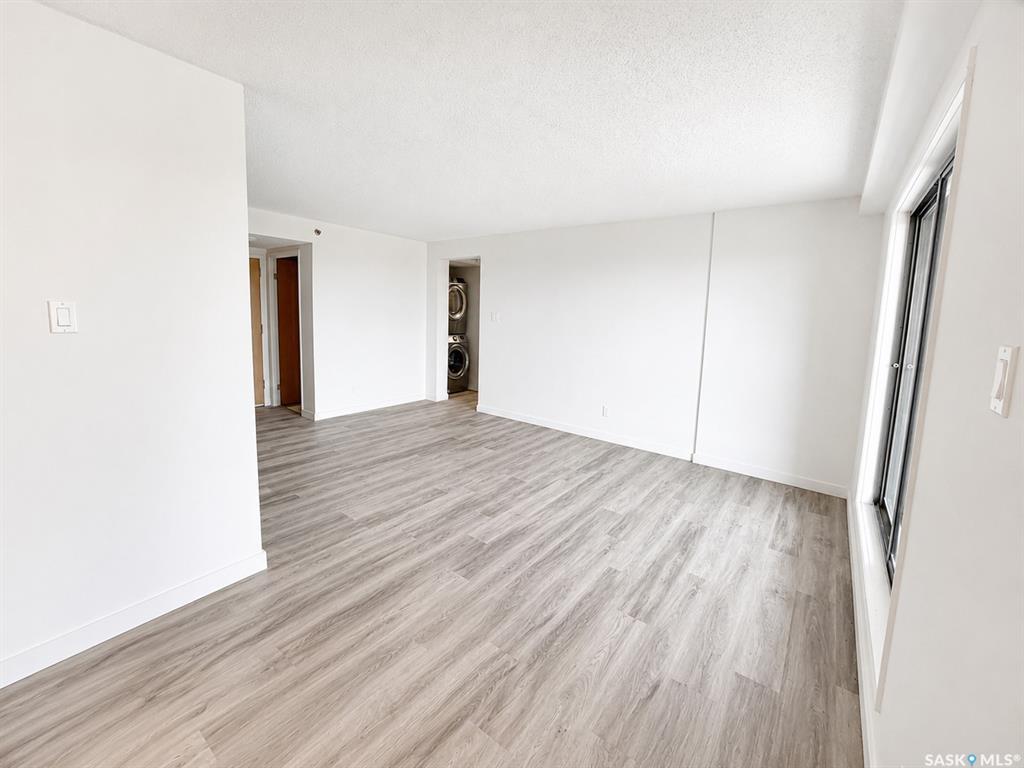 Third View of 430 5th Avenue N #1401, City Park, Saskatoon, Saskatchewan, S7K 6Z2