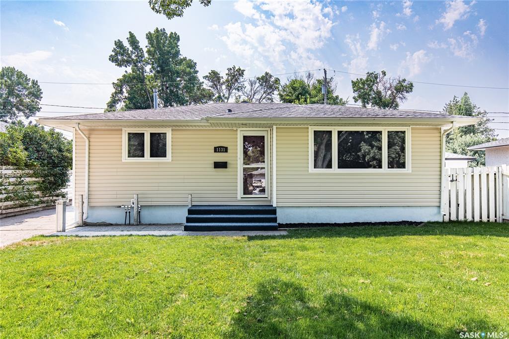 Second View of 1131 Currie Crescent, Westmount/Elsom, Moose Jaw, Saskatchewan, S6H 5M7