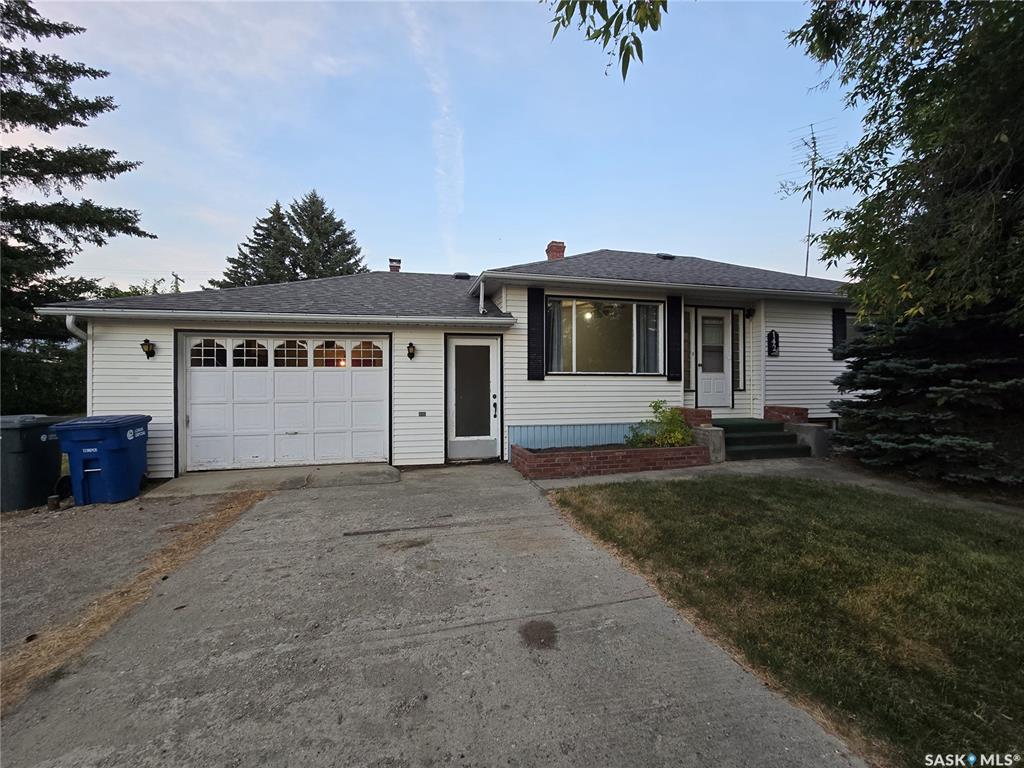 142 First Street W, SK044173, Saskatchewan,