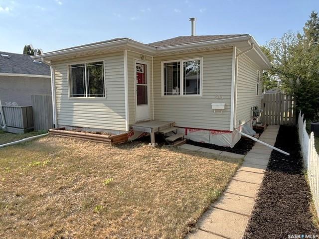 MLS® listing #SK044189 for sale located at 938 Iroquois Street W