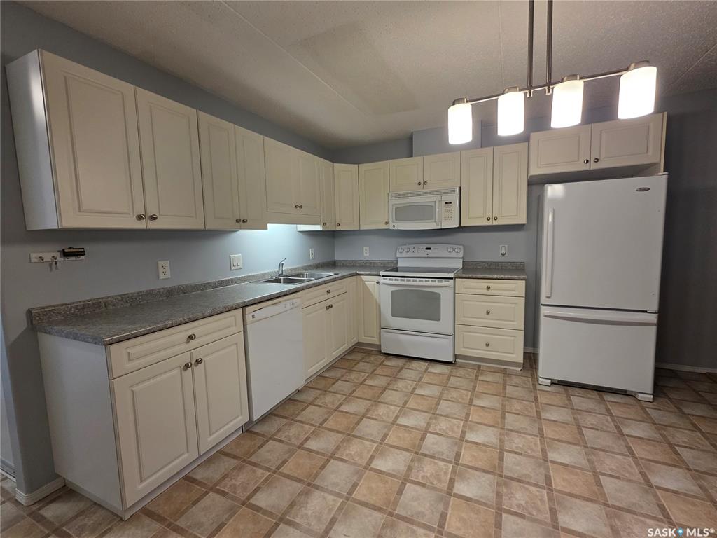 Fifth View of 701 Henry Street #205, Hillside, Estevan, Saskatchewan, S4A 2B7