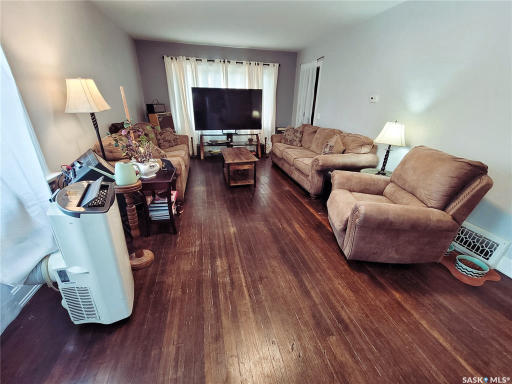 Third View of 138 5th Avenue Sw, Eston, Saskatchewan, S0L 1A0