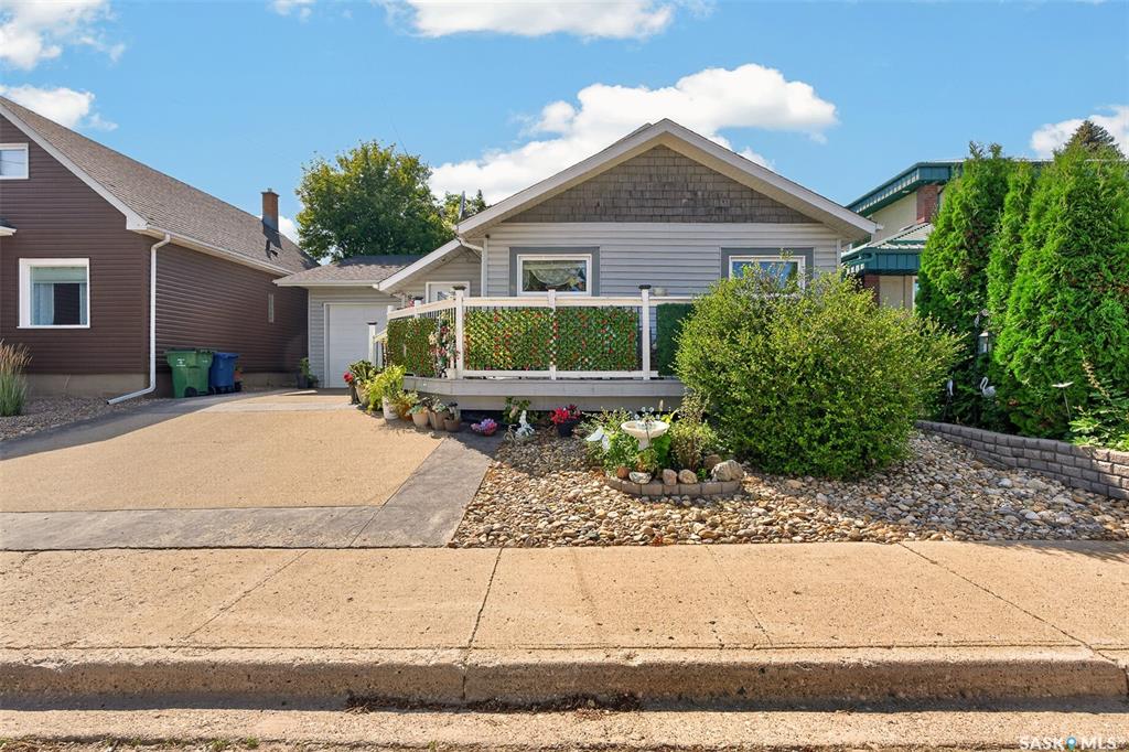 Second View of 892 Elgin Avenue, Central MJ, Moose Jaw, Saskatchewan, S6H 4G7