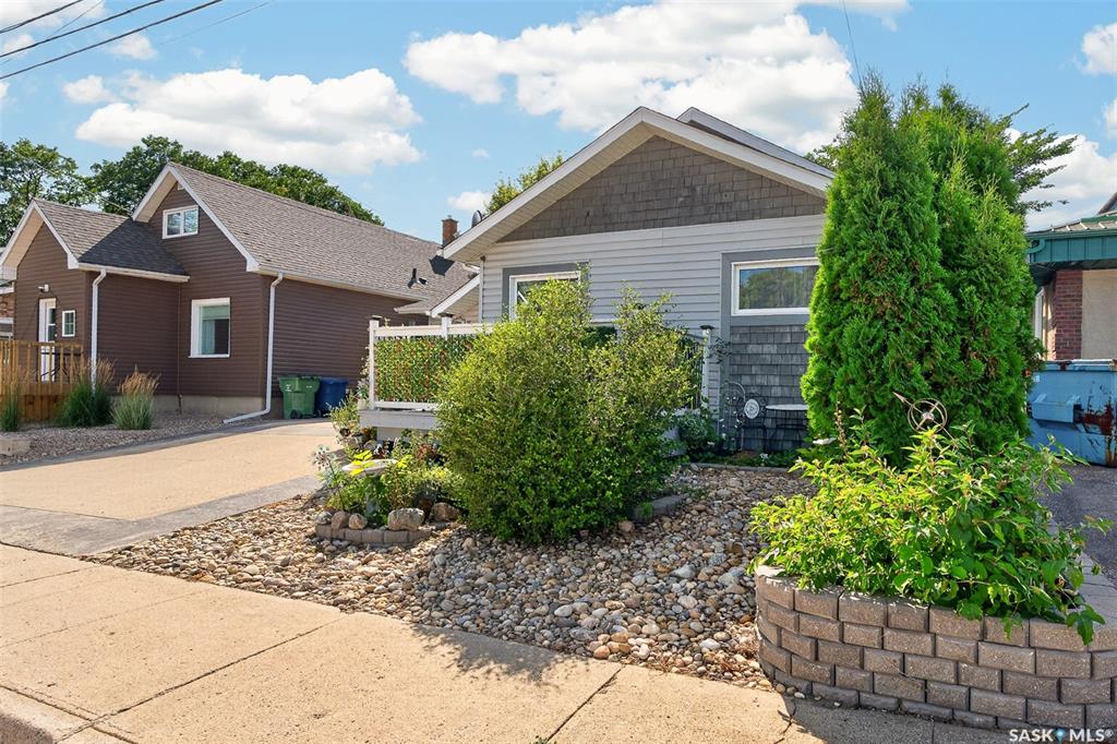 Third View of 892 Elgin Avenue, Central MJ, Moose Jaw, Saskatchewan, S6H 4G7