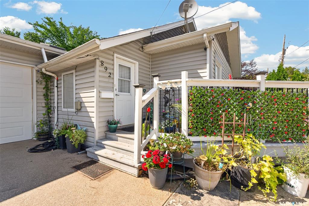 Fourth View of 892 Elgin Avenue, Central MJ, Moose Jaw, Saskatchewan, S6H 4G7