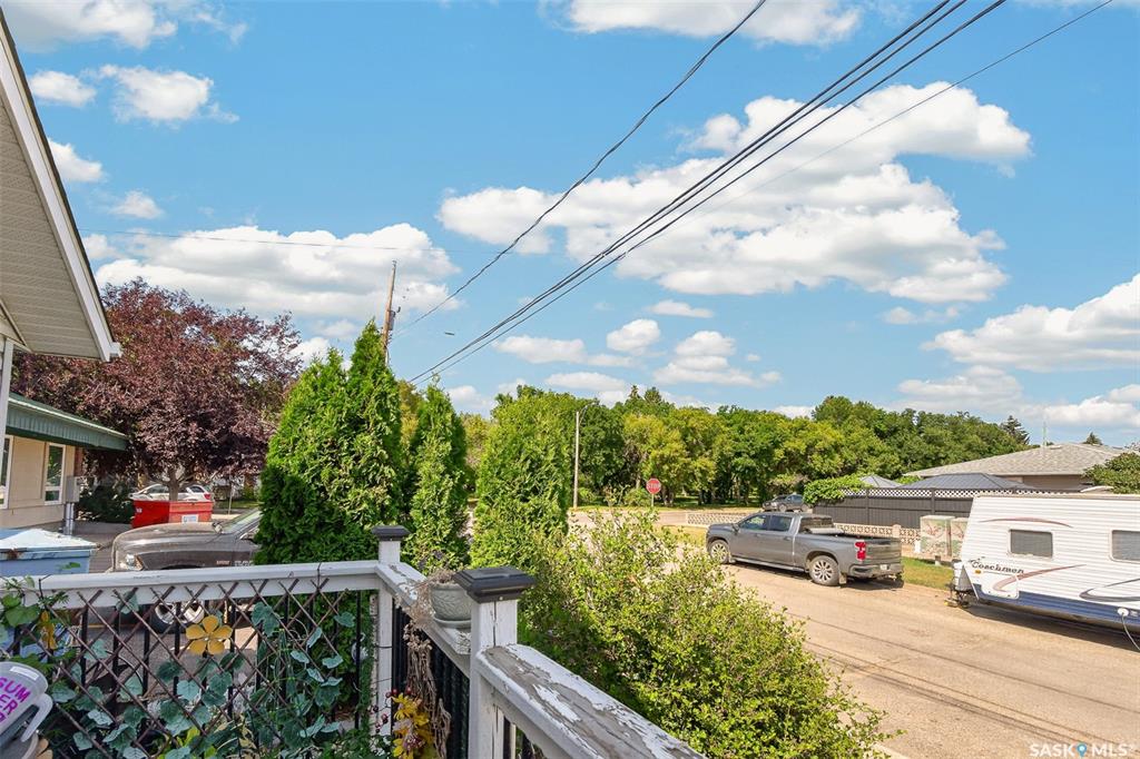 Fifth View of 892 Elgin Avenue, Central MJ, Moose Jaw, Saskatchewan, S6H 4G7
