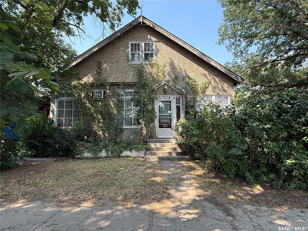 1014 Iroquois Street W, SK044348, Saskatchewan,