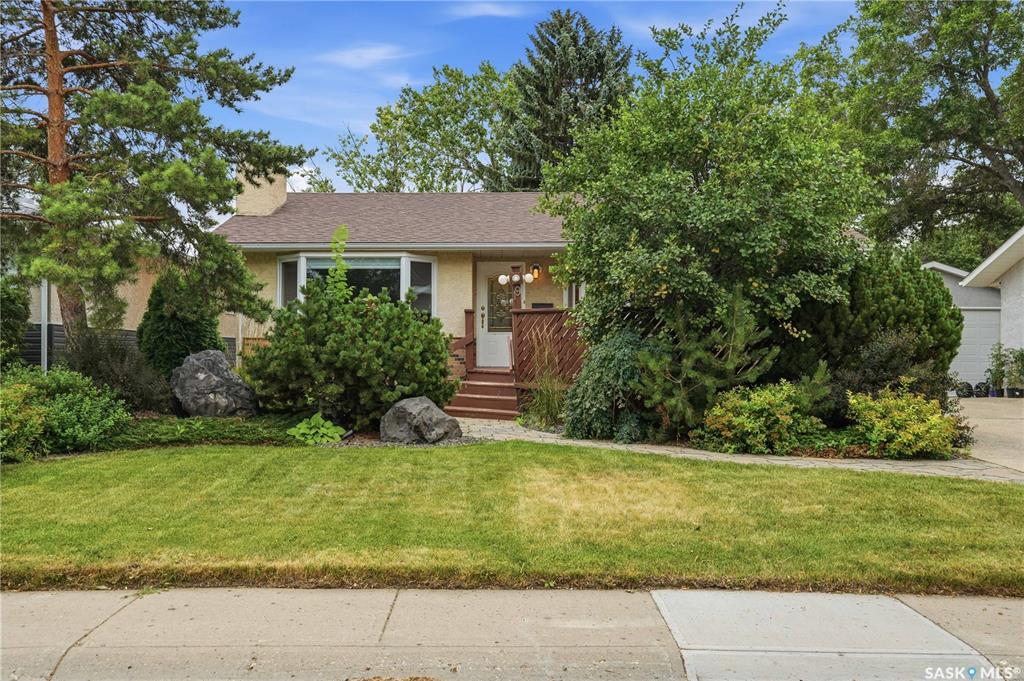 Main View of 19 Thomson Avenue, Glencairn, Regina, Saskatchewan, S4N 0K1