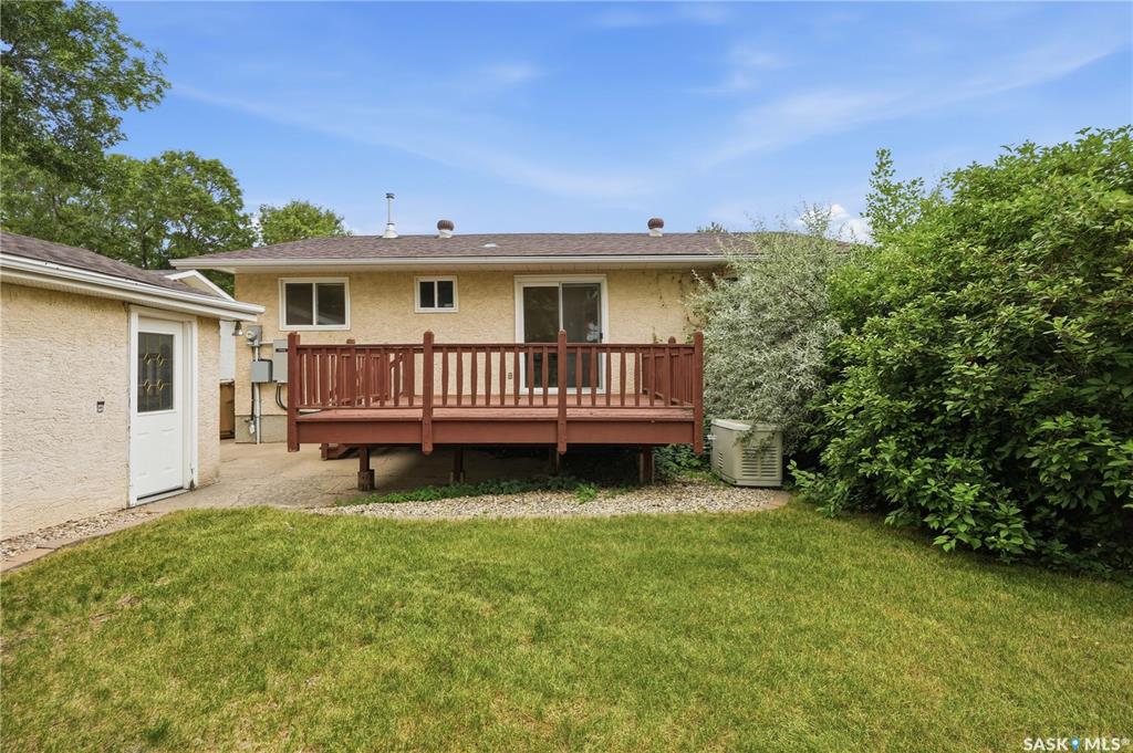 Fifth View of 19 Thomson Avenue, Glencairn, Regina, Saskatchewan, S4N 0K1