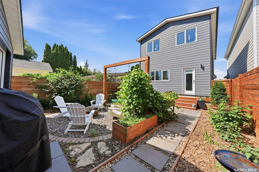 Fourth View of 918 3rd Street, Haultain, Saskatoon, Saskatchewan, S7H 1M7