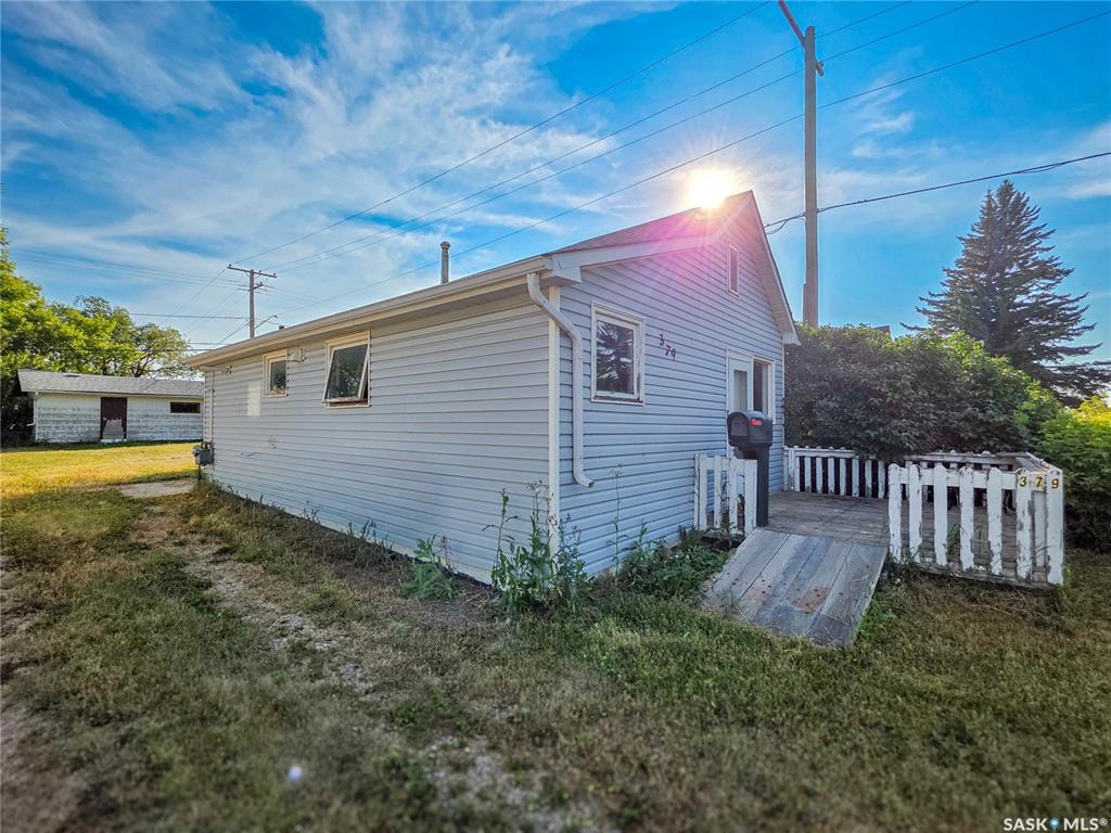 Second View of 379 2nd Avenue W, Melville, Saskatchewan, S0A 2P0