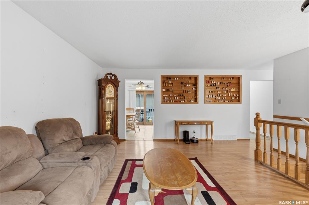 Fifth View of 195 Forsyth Crescent, Normanview, Regina, Saskatchewan, S4R 5L8