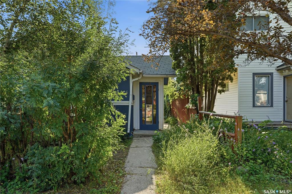 Third View of 1015 J Avenue N, Hudson Bay Park, Saskatoon, Saskatchewan, S7L 2L3