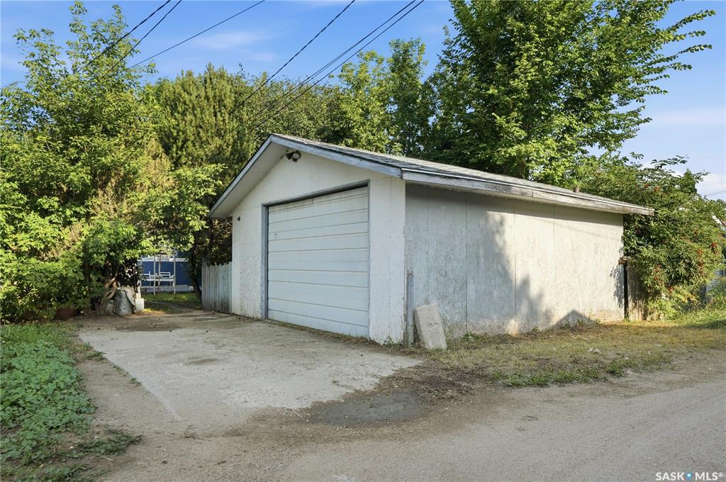 Fourth View of 1015 J Avenue N, Hudson Bay Park, Saskatoon, Saskatchewan, S7L 2L3