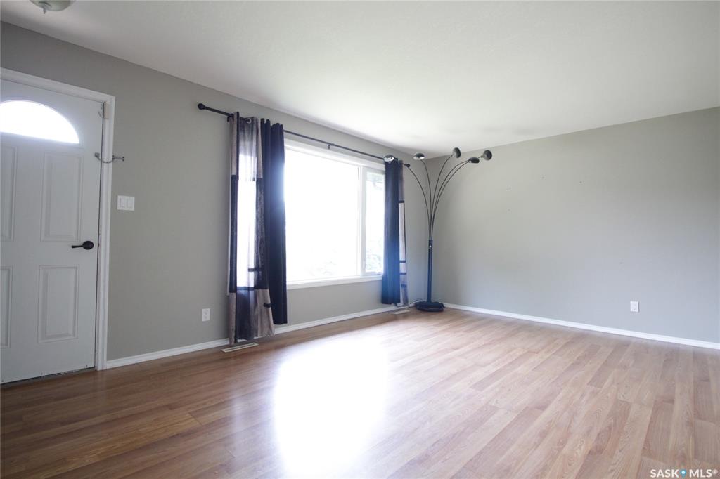 Fifth View of 906 Ogilvie Street, Moosomin, Saskatchewan, S0G 3N0