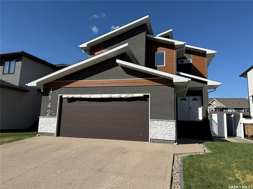 4142 A B Green Olive Way E, SK044621, Saskatchewan,