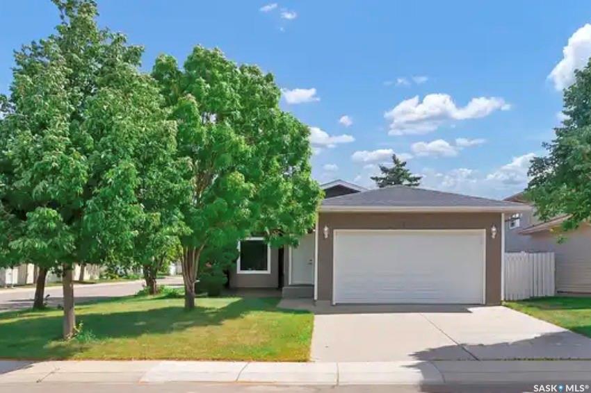 303 Haslam Crescent, SK044760, Saskatchewan,