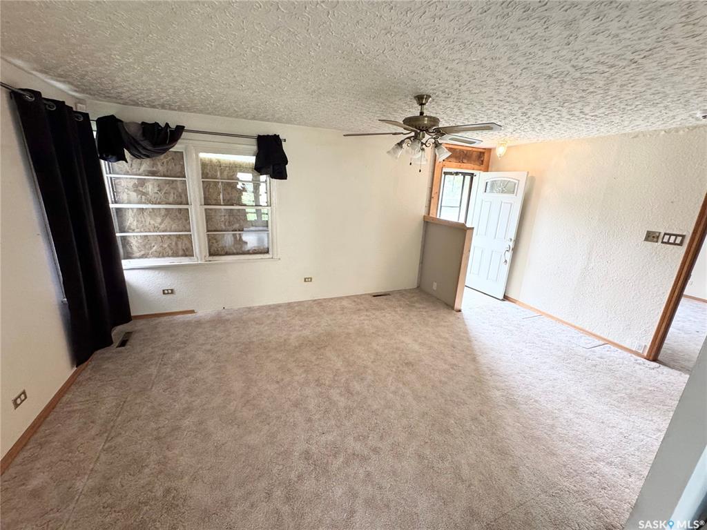 Third View of 4006 4th Avenue, Washington Park, Regina, Saskatchewan, S4R 0V9