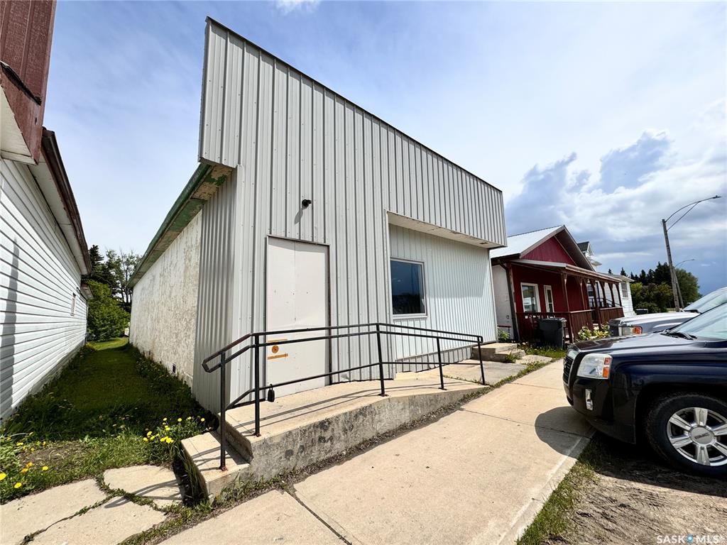 Second View of 205 207 Main Street, Lintlaw, Saskatchewan, S0A 2H0