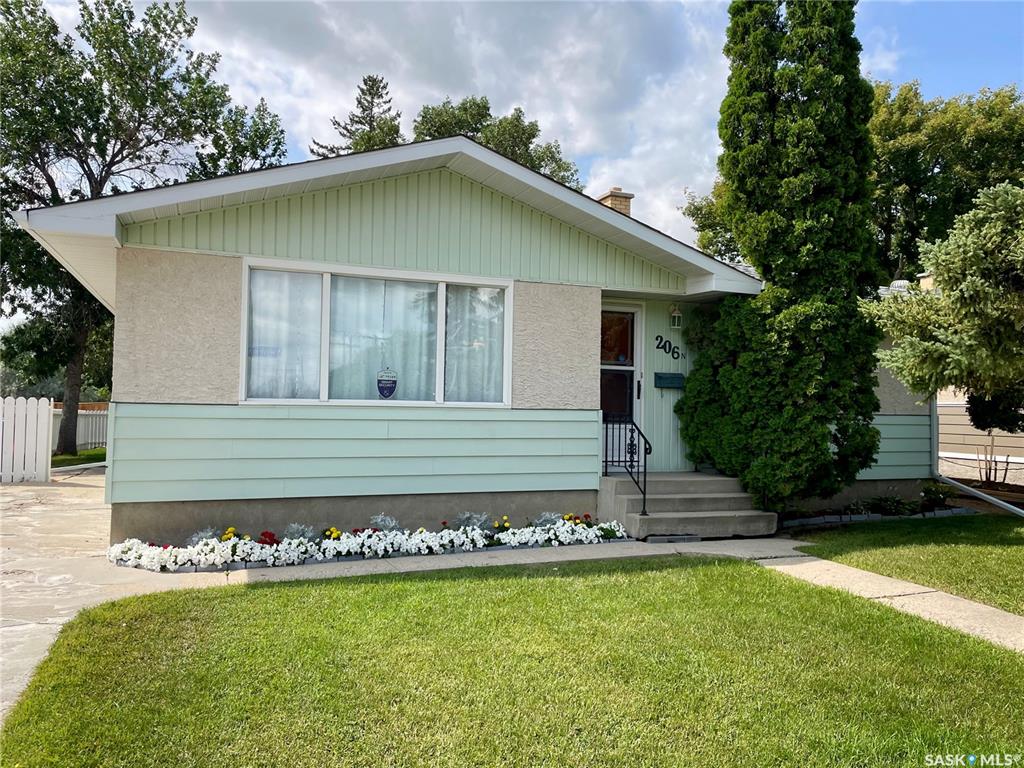206 Mcintosh Street N, SK044798, Saskatchewan,