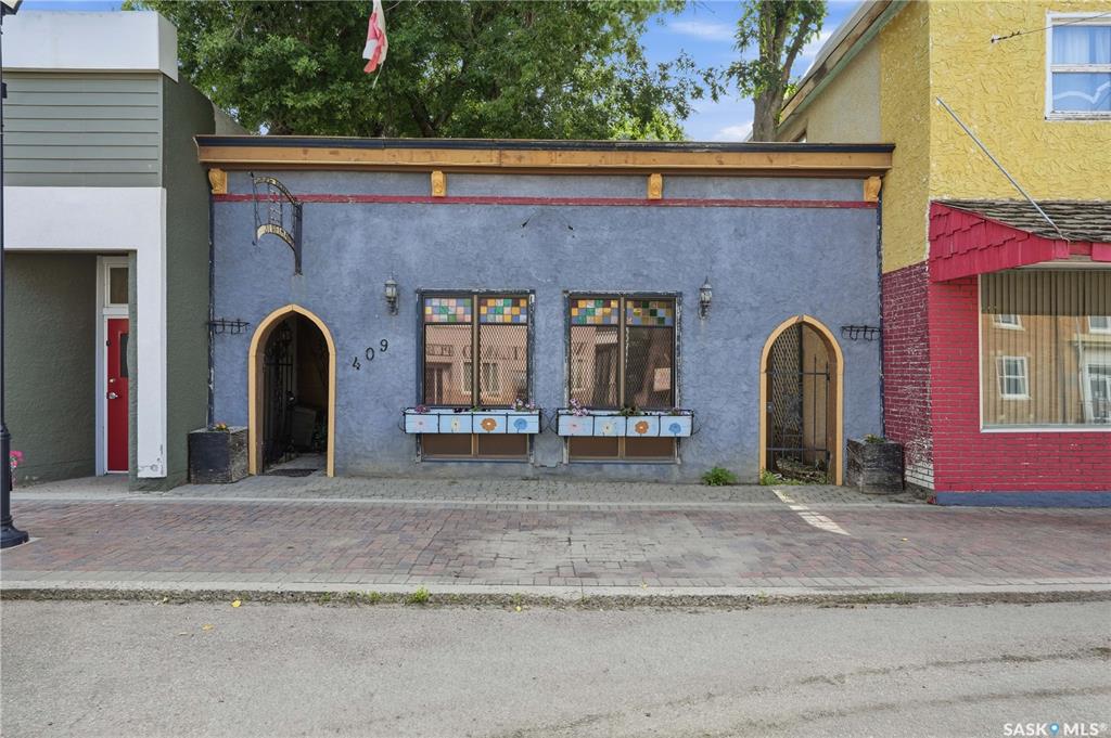 Main View of 409 Main Street, Gravelbourg, Saskatchewan, S0H 1X0