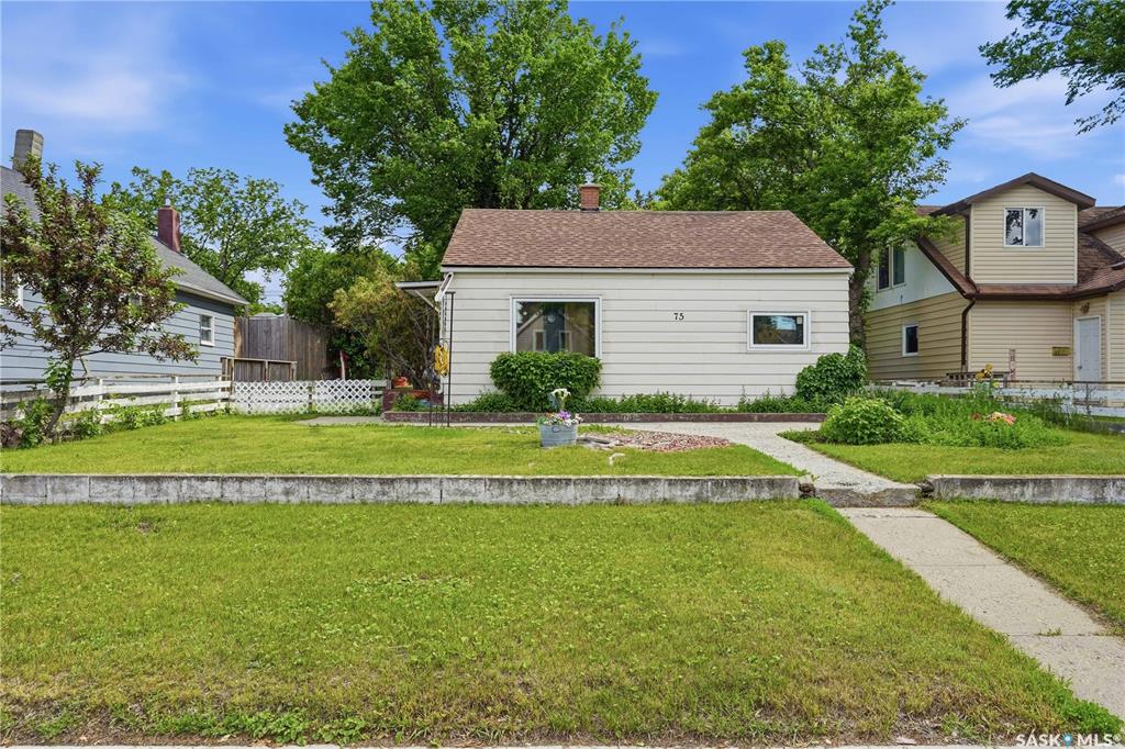 MLS® listing #SK044875 for sale located at 75 Iroquois Street W