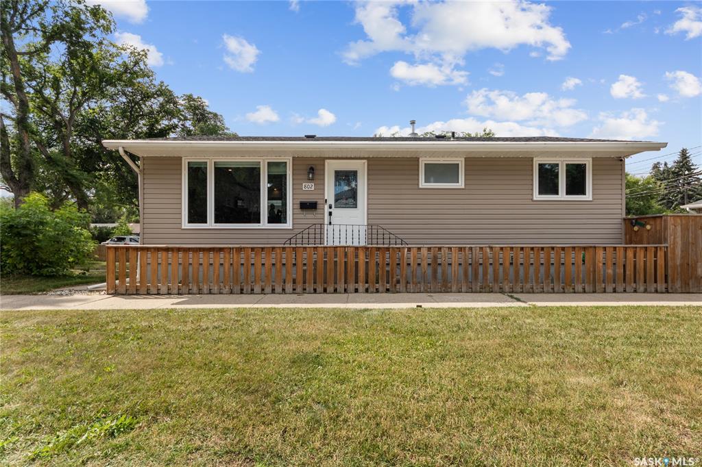 Main View of 802 31st Street W #W, Hudson Bay Park, Saskatoon, Saskatchewan, S7L 0R8