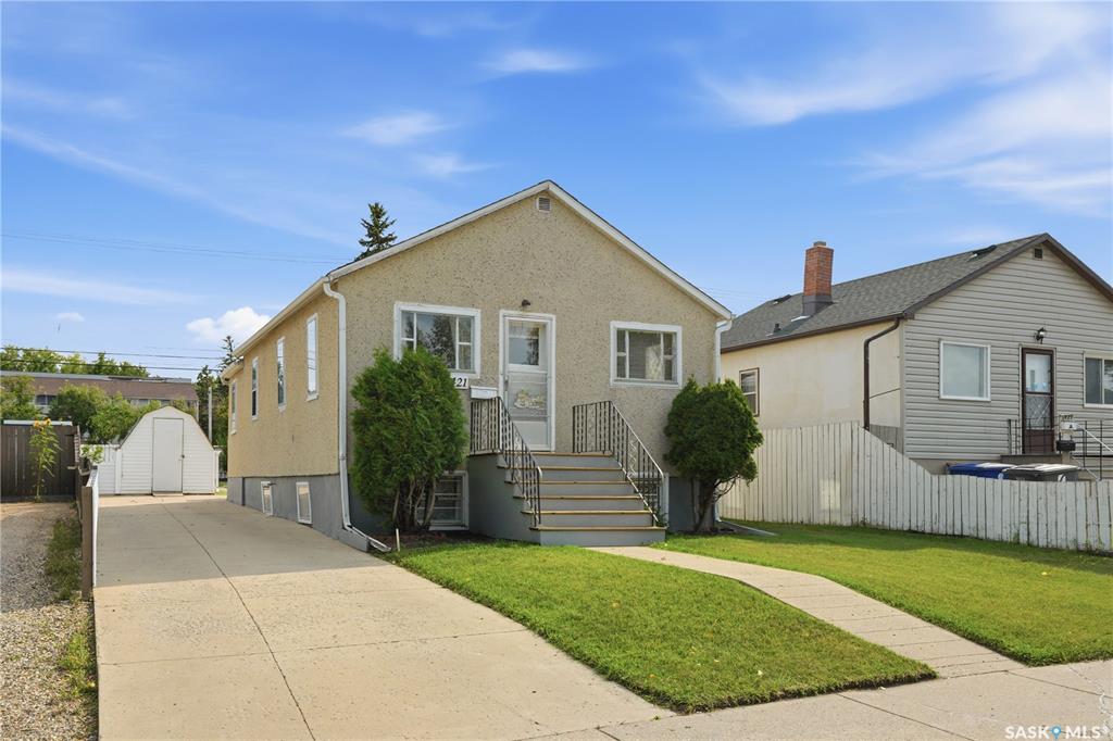 Second View of 1421 23rd Street W, Westmount, Saskatoon, Saskatchewan, S7L 0B1