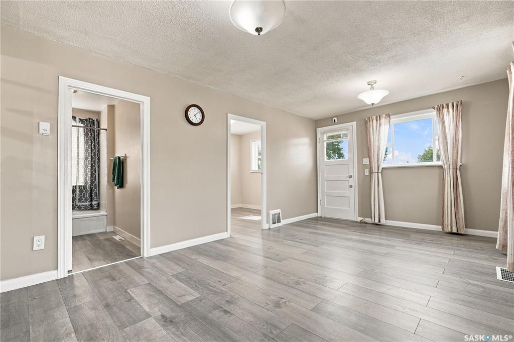 Third View of 1421 23rd Street W, Westmount, Saskatoon, Saskatchewan, S7L 0B1