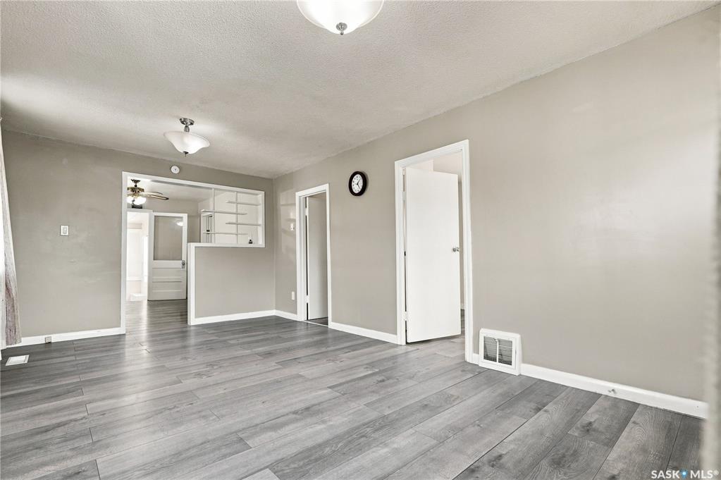 Fourth View of 1421 23rd Street W, Westmount, Saskatoon, Saskatchewan, S7L 0B1
