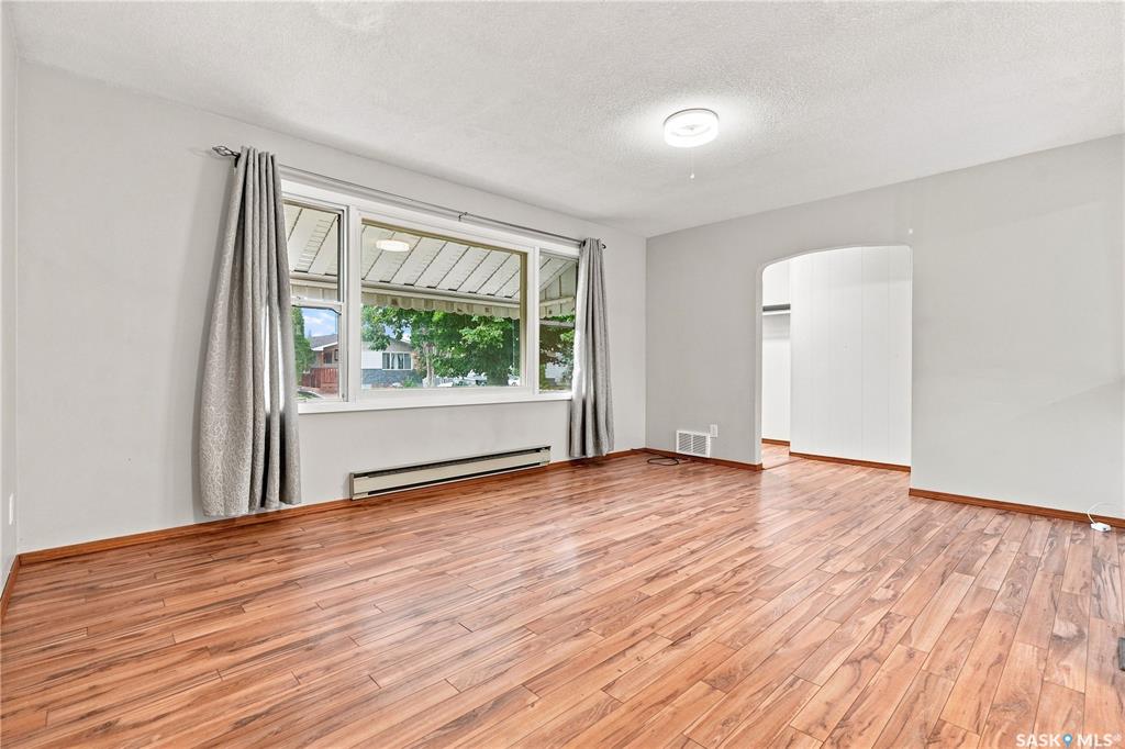 Fifth View of 1915 Dufferin Avenue, Queen Elizabeth, Saskatoon, Saskatchewan, S7J 1B6