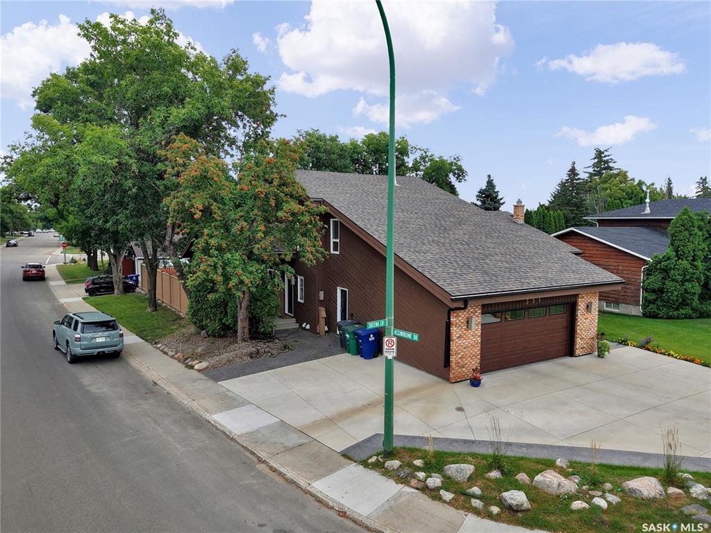 Second View of 351 Skeena Crescent, River Heights SA, Saskatoon, Saskatchewan, S7K 4G9