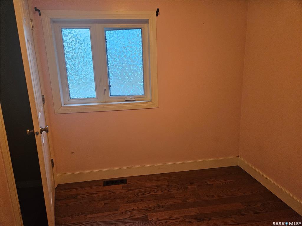 Fourth View of 1017 Coteau Street W, Westmount/Elsom, Moose Jaw, Saskatchewan, S6H 5G3